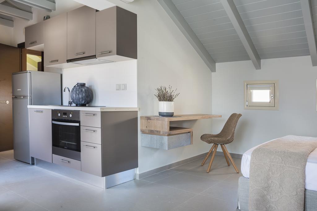 Argostoli Marina Suites Екстериор снимка