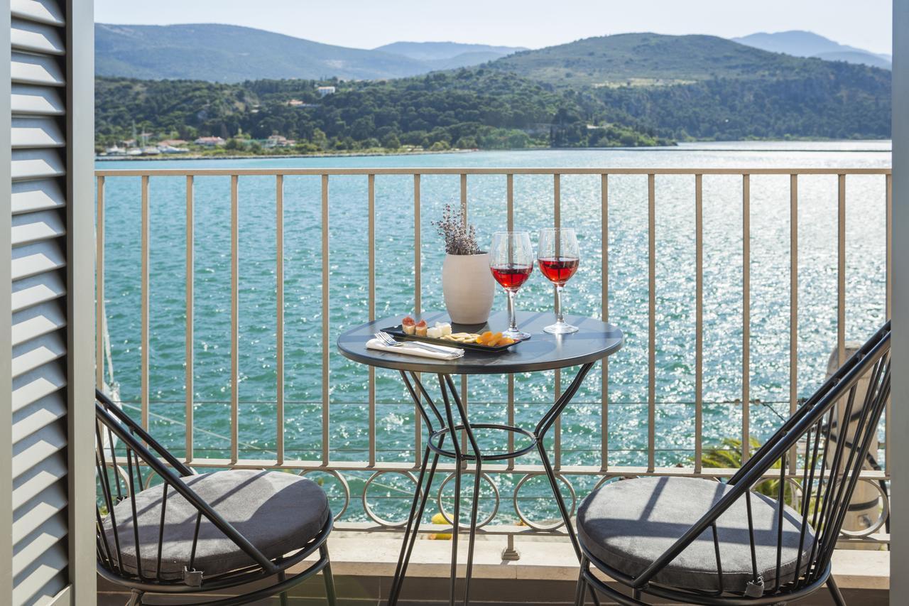 Argostoli Marina Suites Екстериор снимка