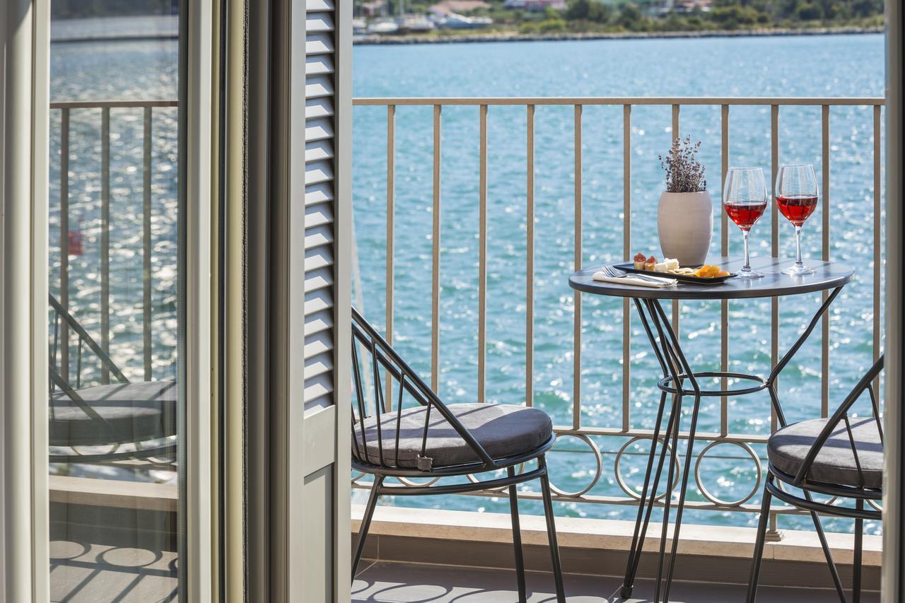 Argostoli Marina Suites Екстериор снимка