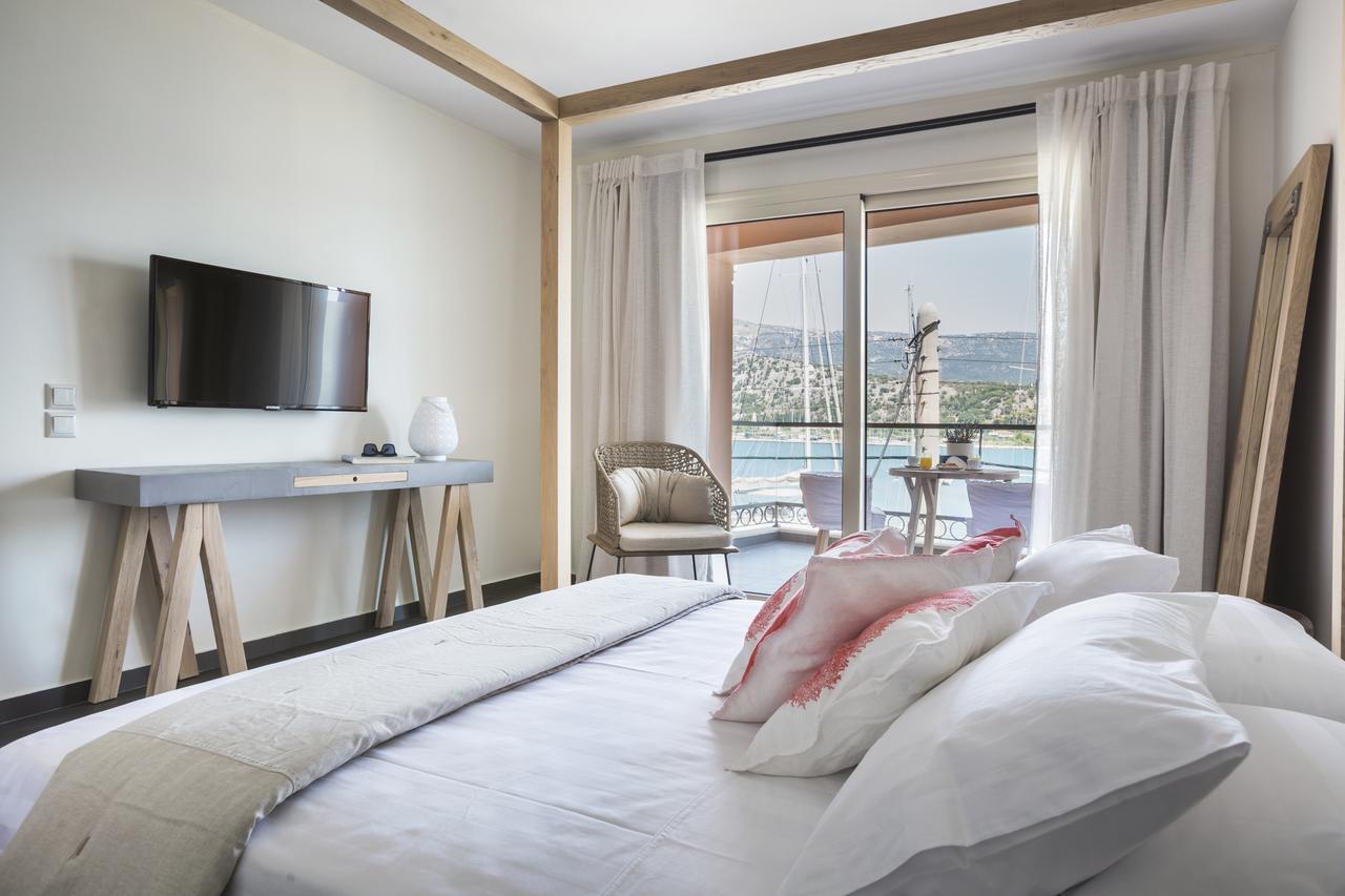 Argostoli Marina Suites Екстериор снимка