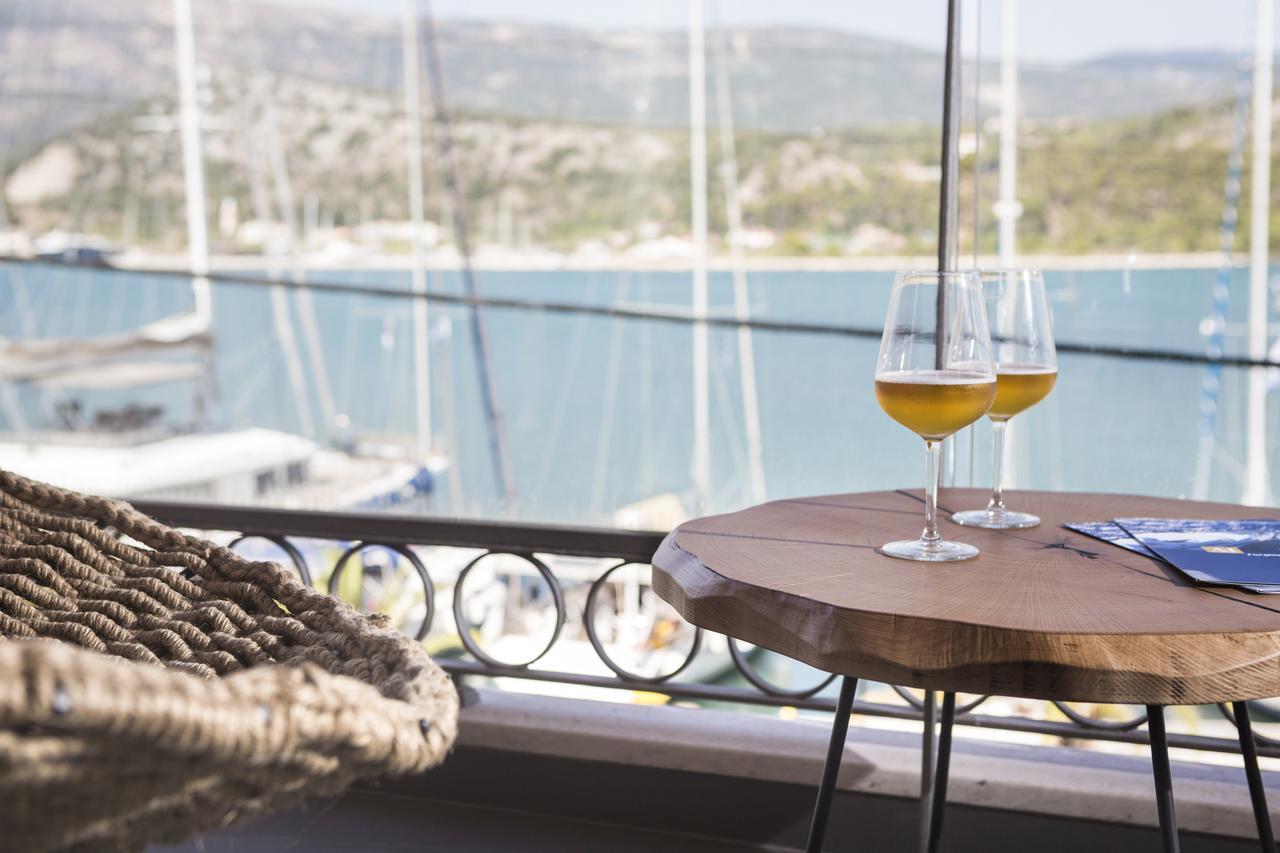 Argostoli Marina Suites Екстериор снимка
